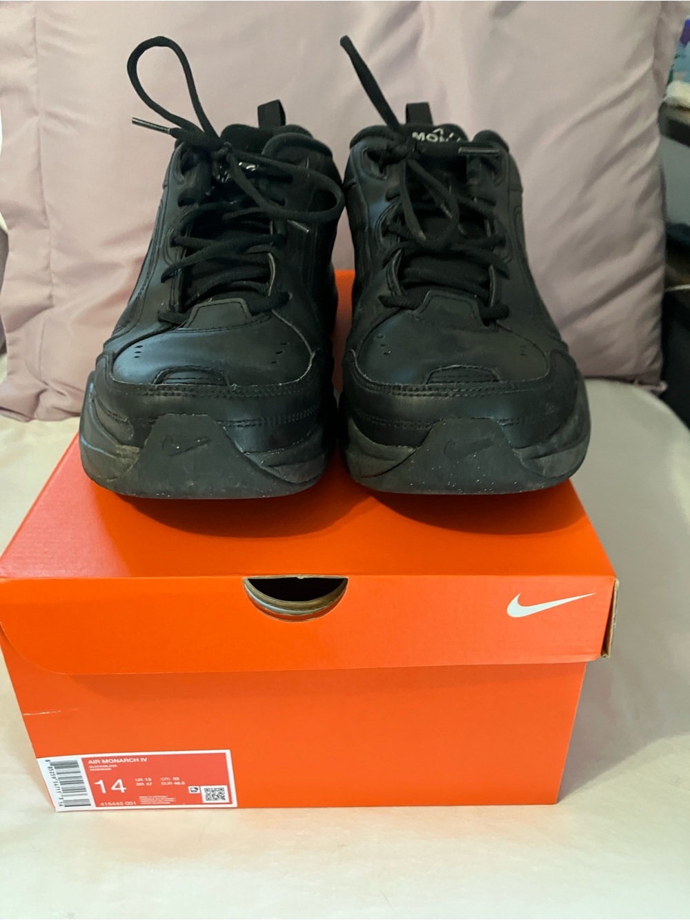 Nike Men’s Black Air Monarch IV